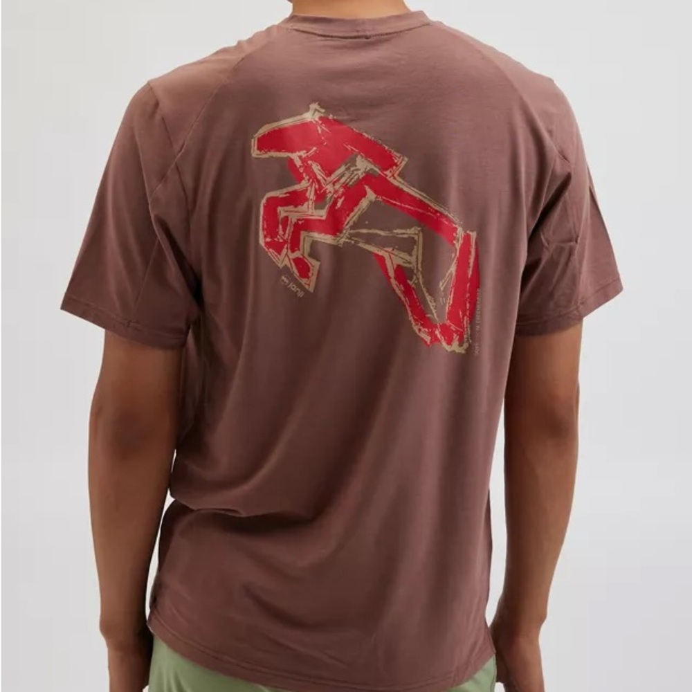 Janji Circa Daily Graphic Tee